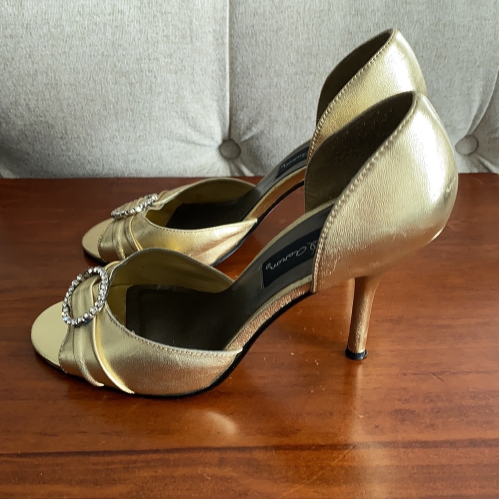 Gorgeous Gold Heels! - Picture 3 of 15